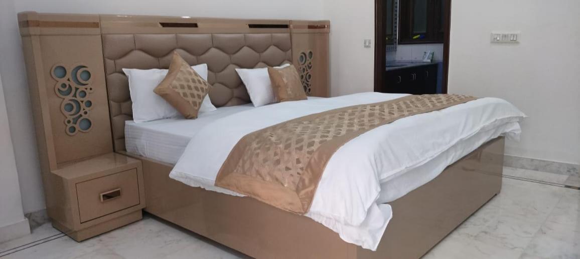 Bed & Breakfast Sunshine Villa- Premiums In South Extension-2 *
